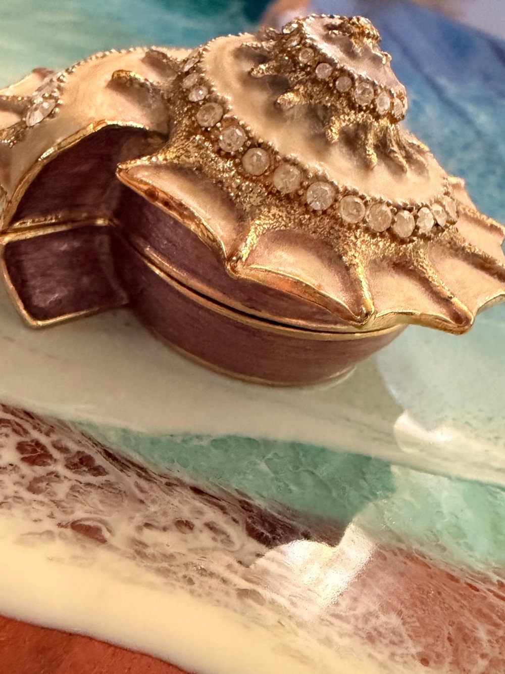 🐚Papyrus Gold and Cream Rhinestone Shell Trinket Box - Picture 3 of 6